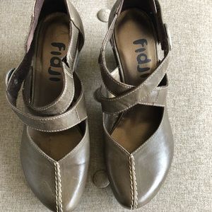 New Fidji Crisscross Pump - Color Olive-Size 37.
